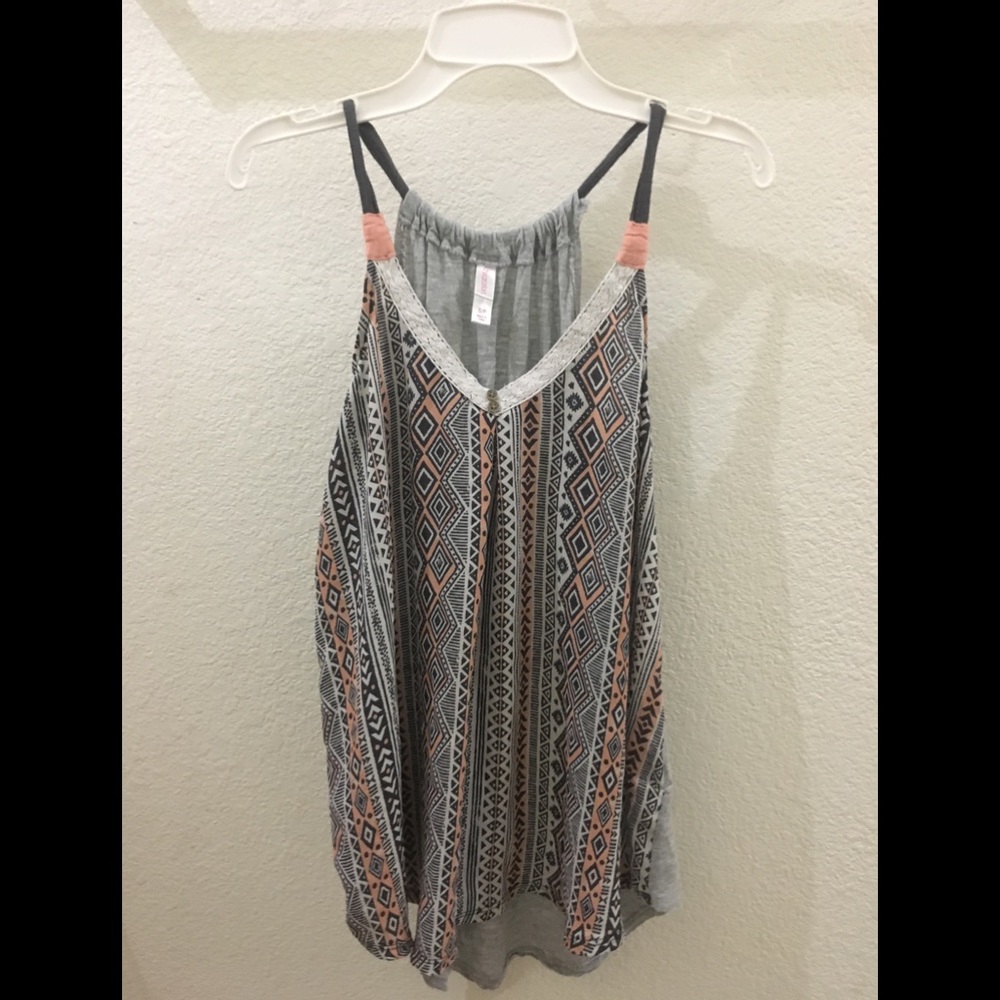 Cute sleeveless Top in Excellent condition